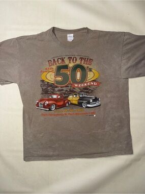 Gildan Brown 'Back to the 50s' Graphic Tee with Red & Yellow Car Print